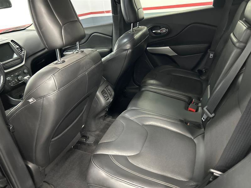 Used 2018 Jeep Cherokee Latitude Plus image 13