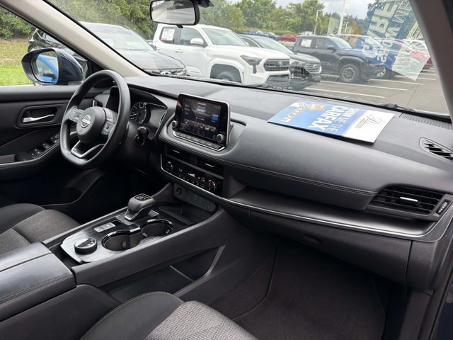 Used 2024 Nissan Rogue SV AWD/4WD image 18