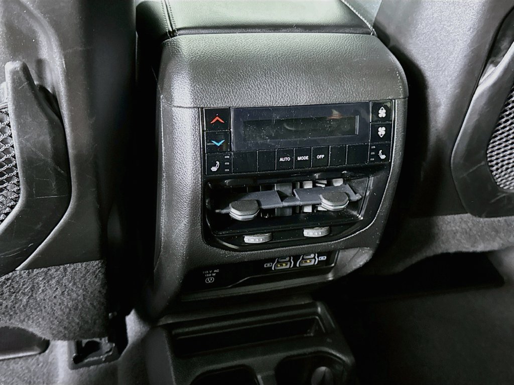 Used 2022 Jeep Grand Cherokee L Limited AWD/4WD image 30