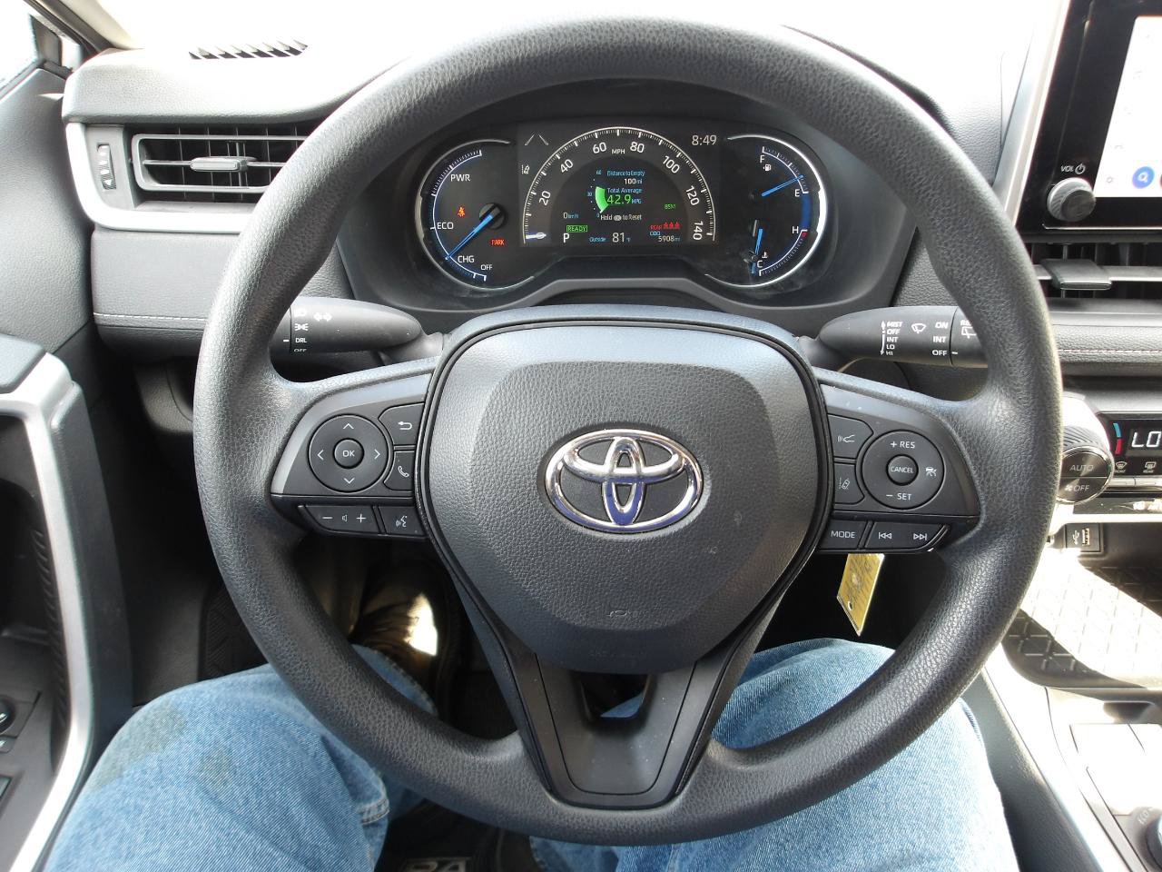 Used 2025 Toyota RAV4 LE AWD/4WD image 14