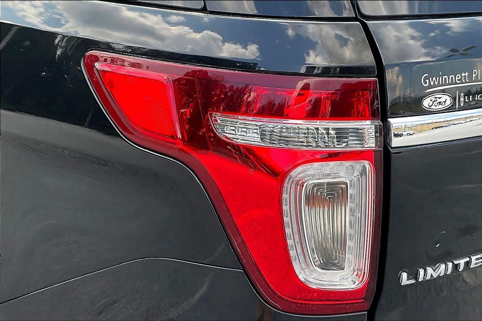 Used 2015 Ford Explorer Limited w/ Equipment Group 302A FWD image 28