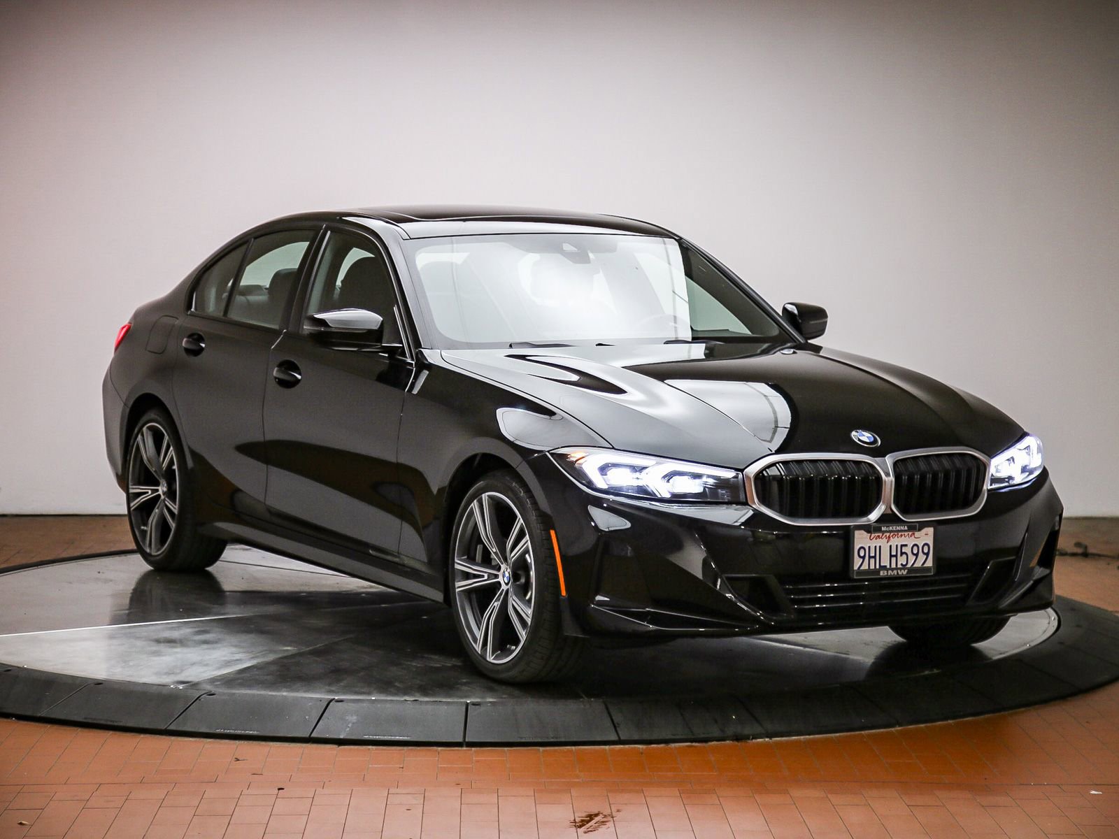 Certified 2023 BMW 330i Sedan w/ Driving Assistance Package RWD image 6