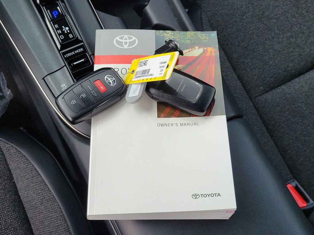 Used 2023 Toyota Crown XLE image 34