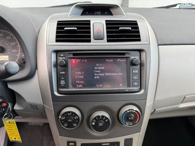 Used 2013 Toyota Corolla LE image 27