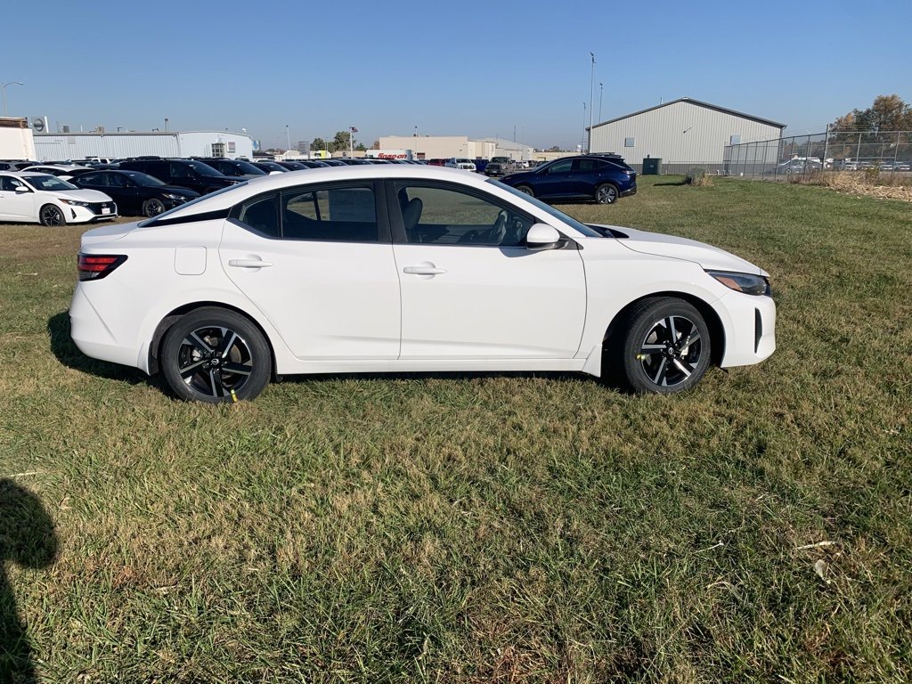 New 2025 Nissan Sentra SV w/ All-Weather Package image 4