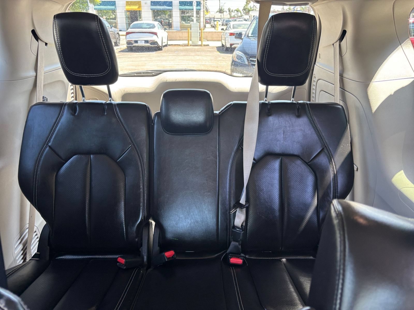 Used 2023 Chrysler Pacifica Touring-L FWD image 30