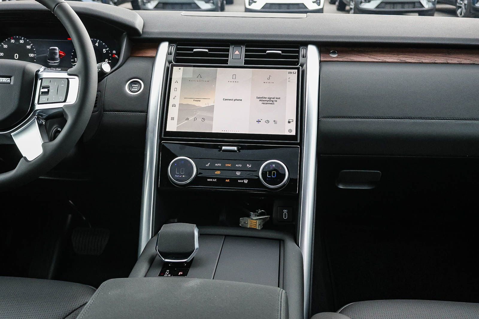 New 2026 Land Rover Discovery S image 24