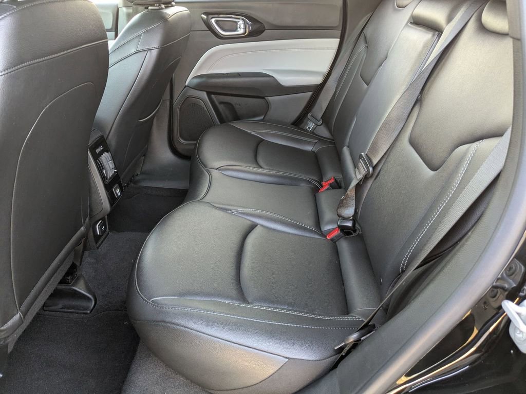 Used 2025 Jeep Compass Limited image 23