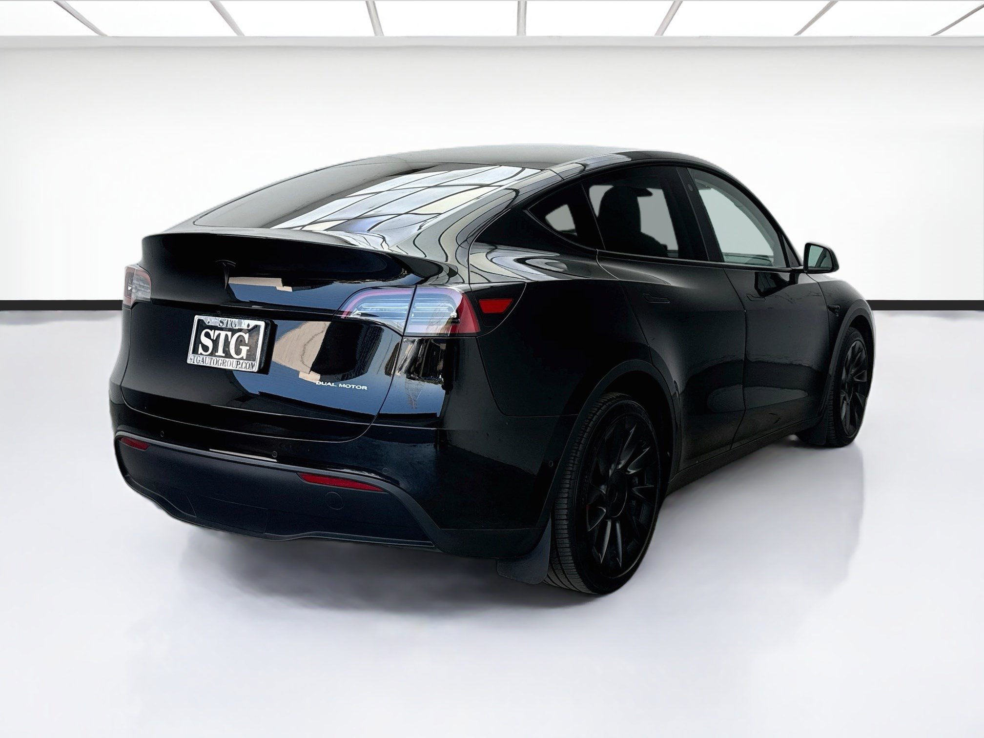 Used 2022 Tesla Model Y Long Range AWD/4WD image 4