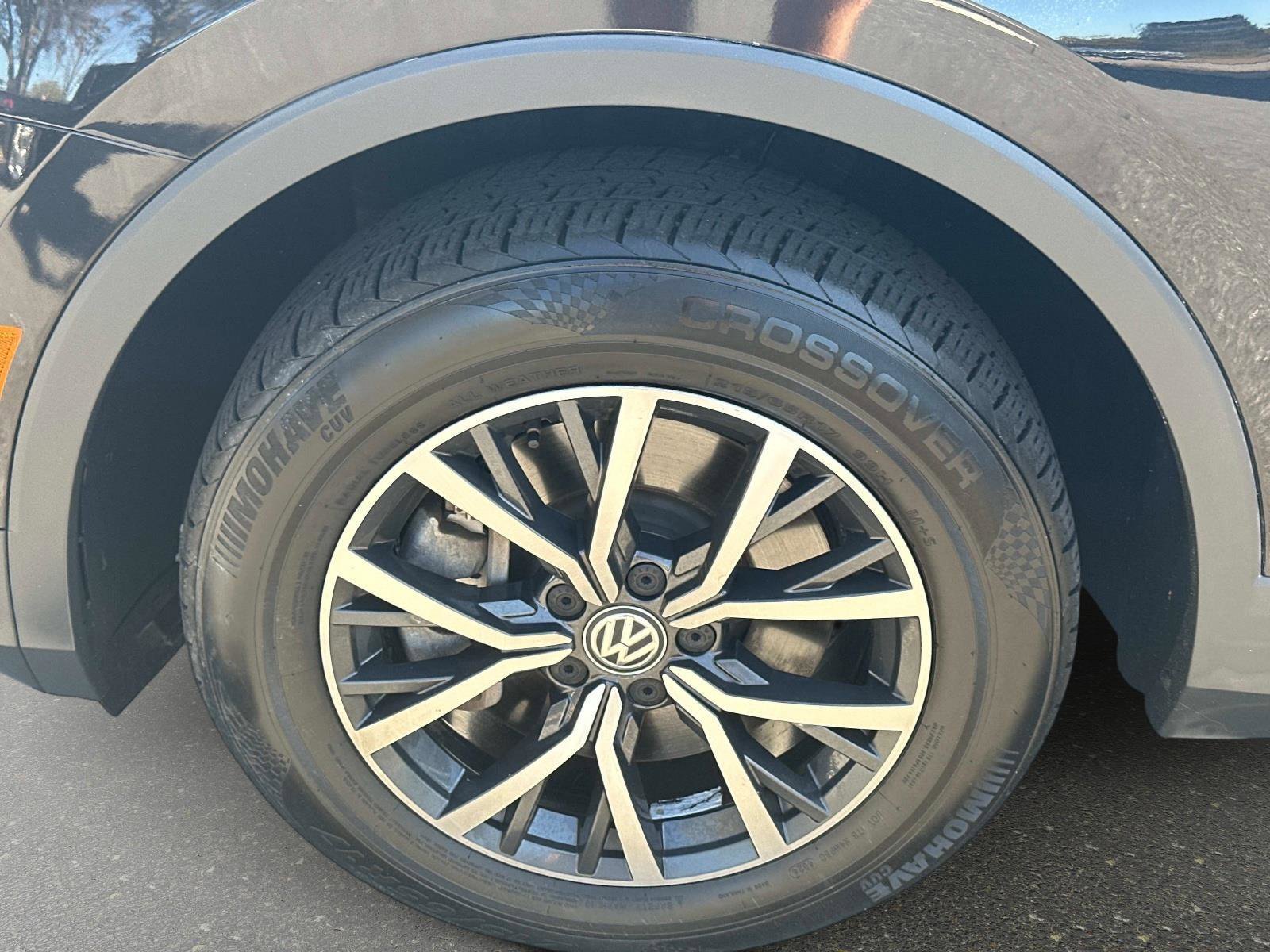 Used 2020 Volkswagen Tiguan SE image 11