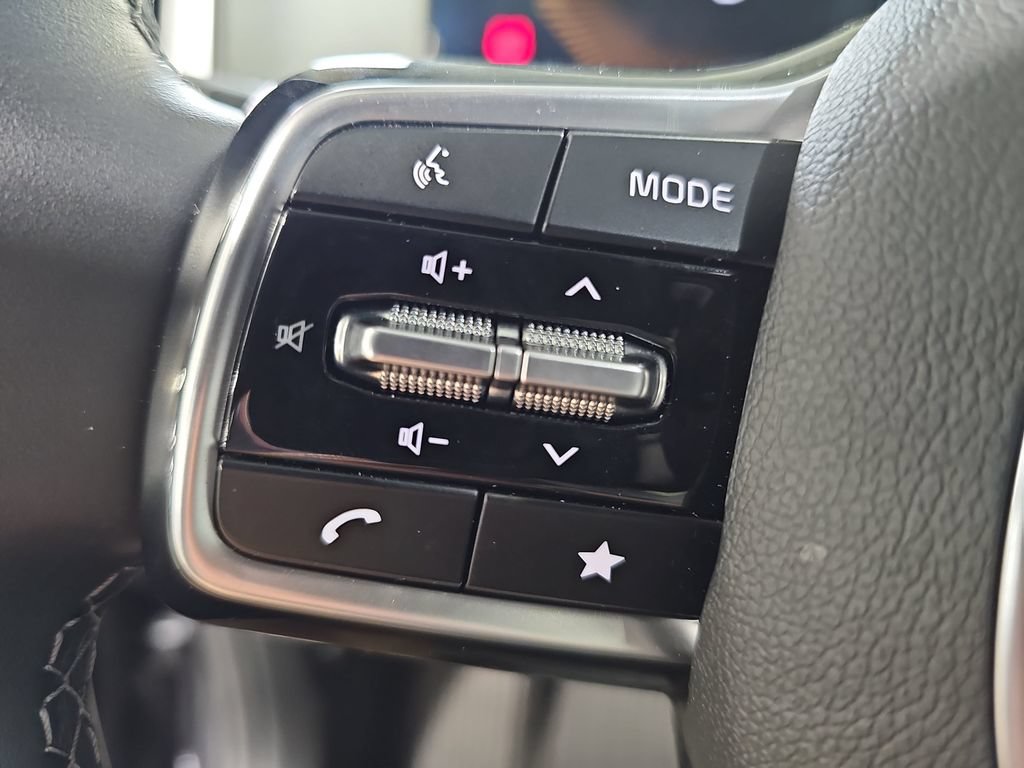 Used 2025 Kia Sorento S w/ Panoramic Sunroof Package FWD image 17