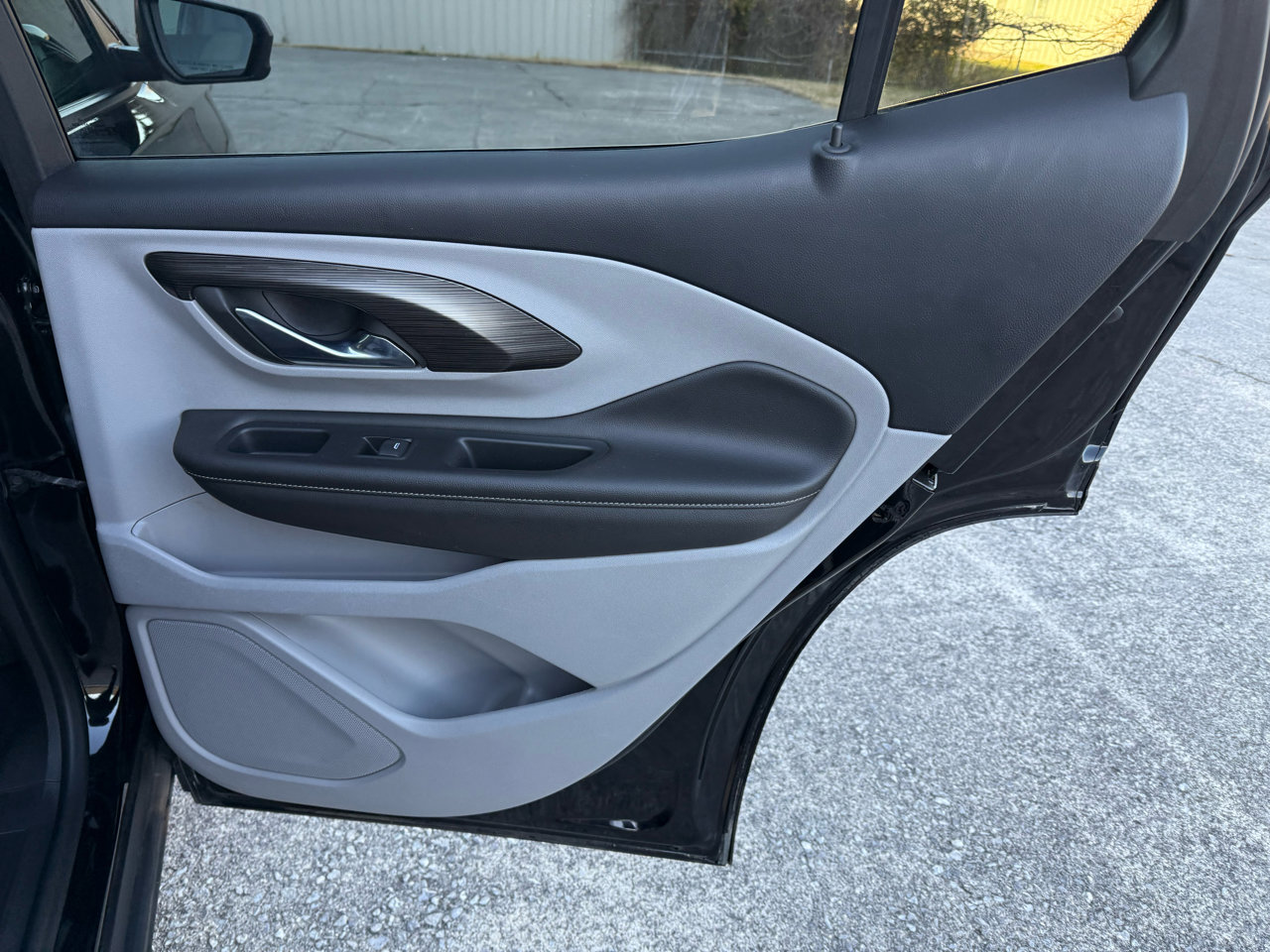 Used 2023 GMC Terrain SLE image 27