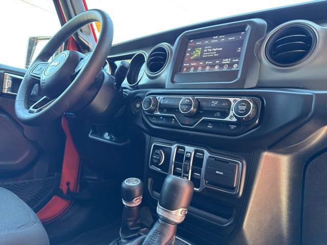 Used 2023 Jeep Wrangler Unlimited w/ Convenience Group AWD/4WD image 26