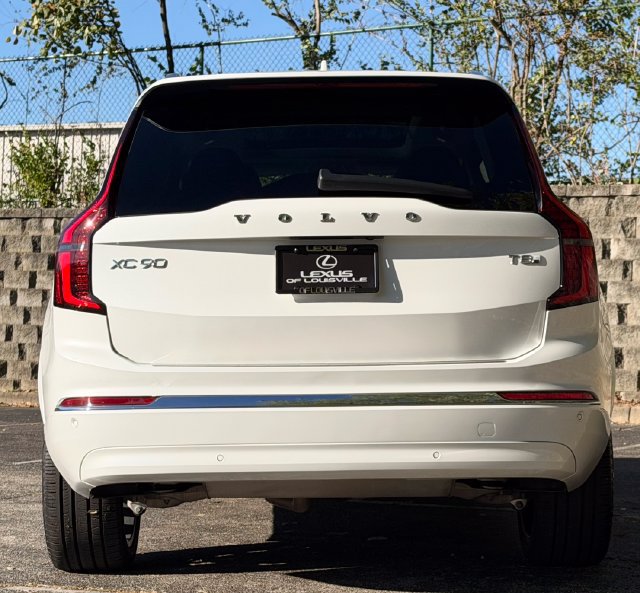 Used 2025 Volvo XC90 T8 Ultra w/ Protection Package Premier AWD/4WD image 7
