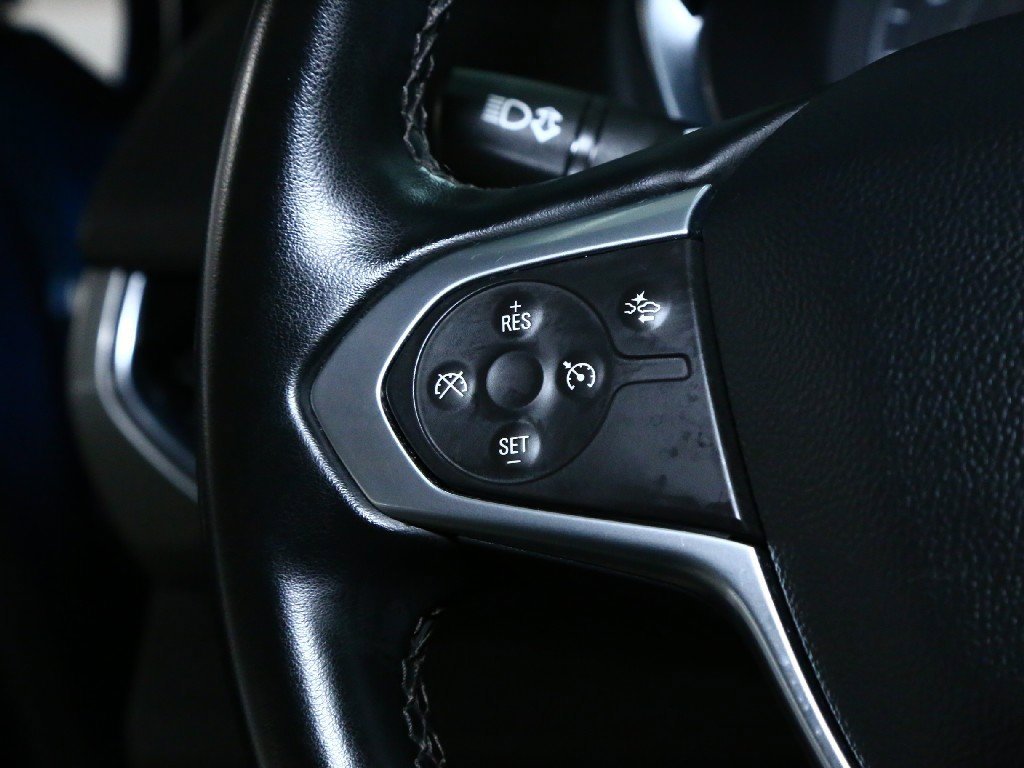 Used 2023 Chevrolet Traverse LT image 22