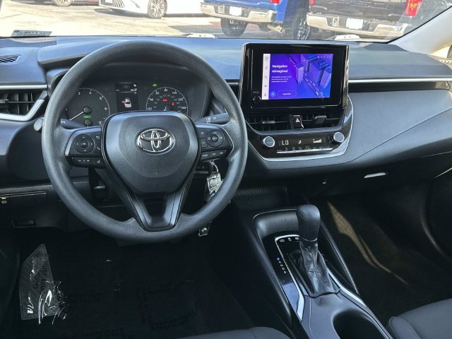 Used 2025 Toyota Corolla LE FWD image 6