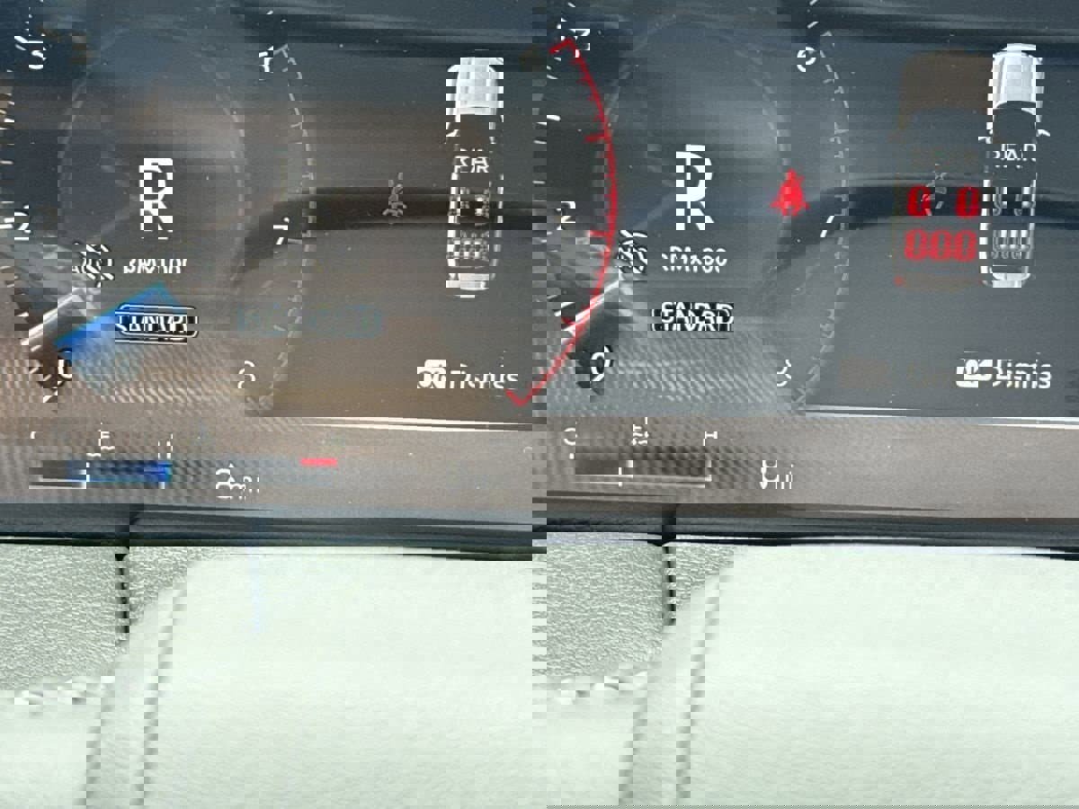 New 2026 Nissan Armada SL w/ Captain's Chari Seat Package image 31