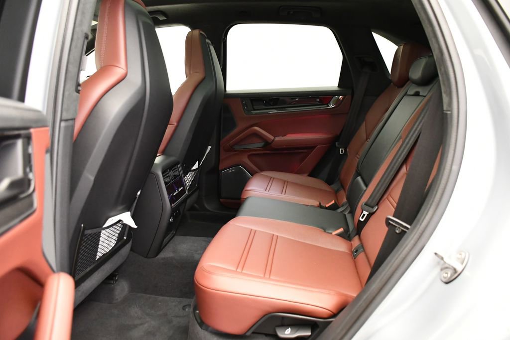 New 2026 Porsche Cayenne GTS AWD/4WD image 48