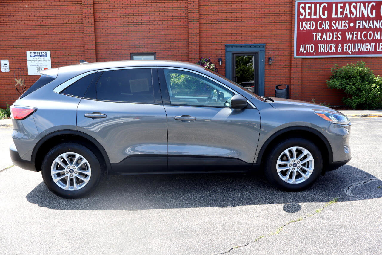 Used 2022 Ford Escape SE image 6