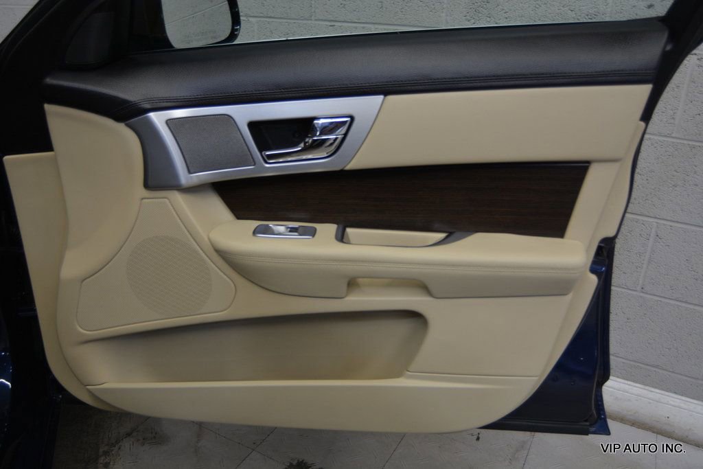 Used 2012 Jaguar XF image 8