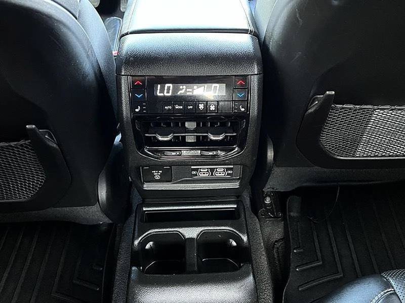 Used 2021 Jeep Grand Cherokee L Overland w/ Luxury Tech Group IV AWD/4WD image 45