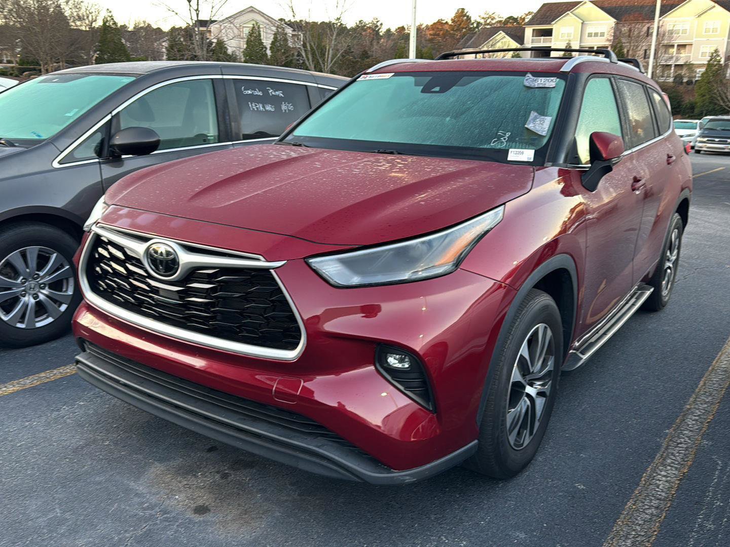 Used 2022 Toyota Highlander XLE image 10