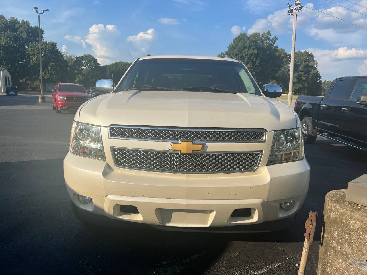 Used 2011 Chevrolet Avalanche LTZ RWD image 9