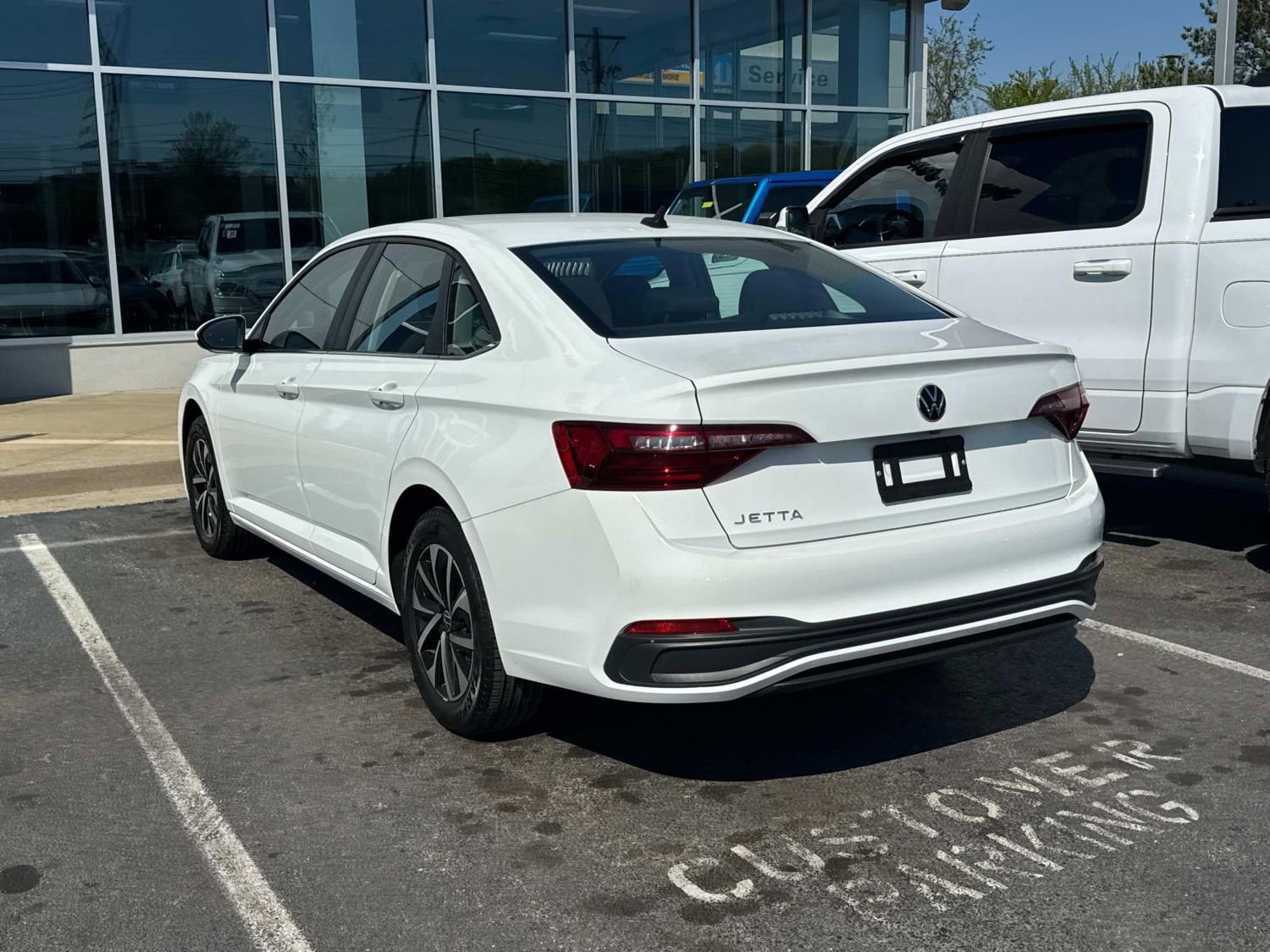 Used 2023 Volkswagen Jetta S image 6
