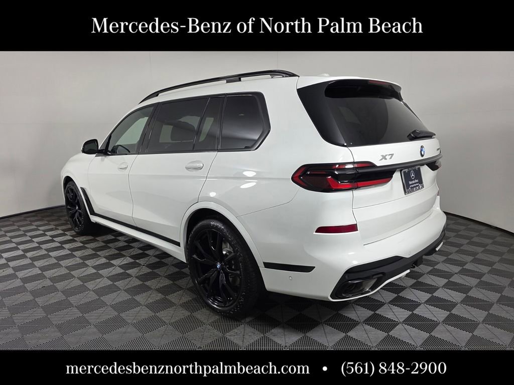 Used 2024 BMW X7 xDrive40i w/ M Sport Package image 4