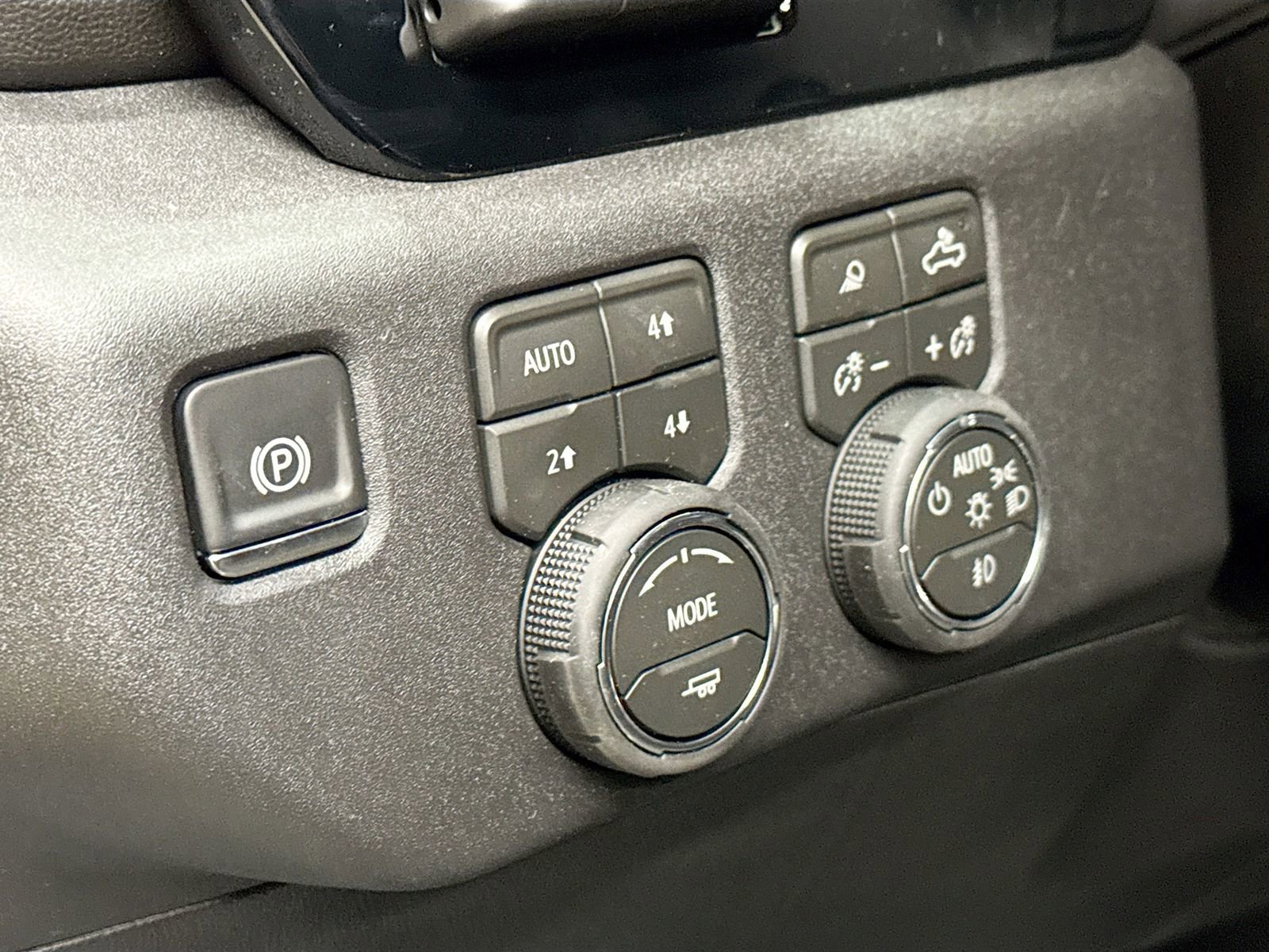 New 2026 Chevrolet Silverado 1500 High Country AWD/4WD image 11