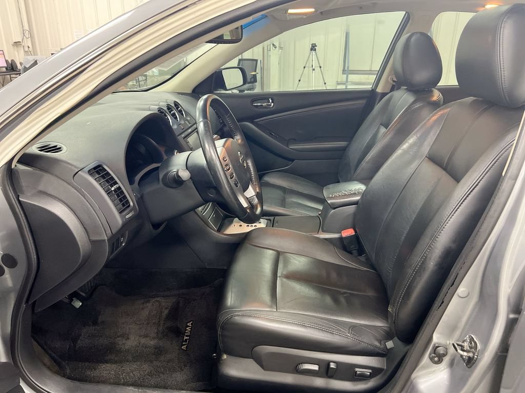 Used 2007 Nissan Altima 3.5 SL w/ Technology Pkg FWD image 21