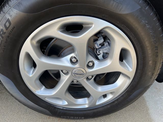 Used 2024 Chrysler Pacifica Limited image 10