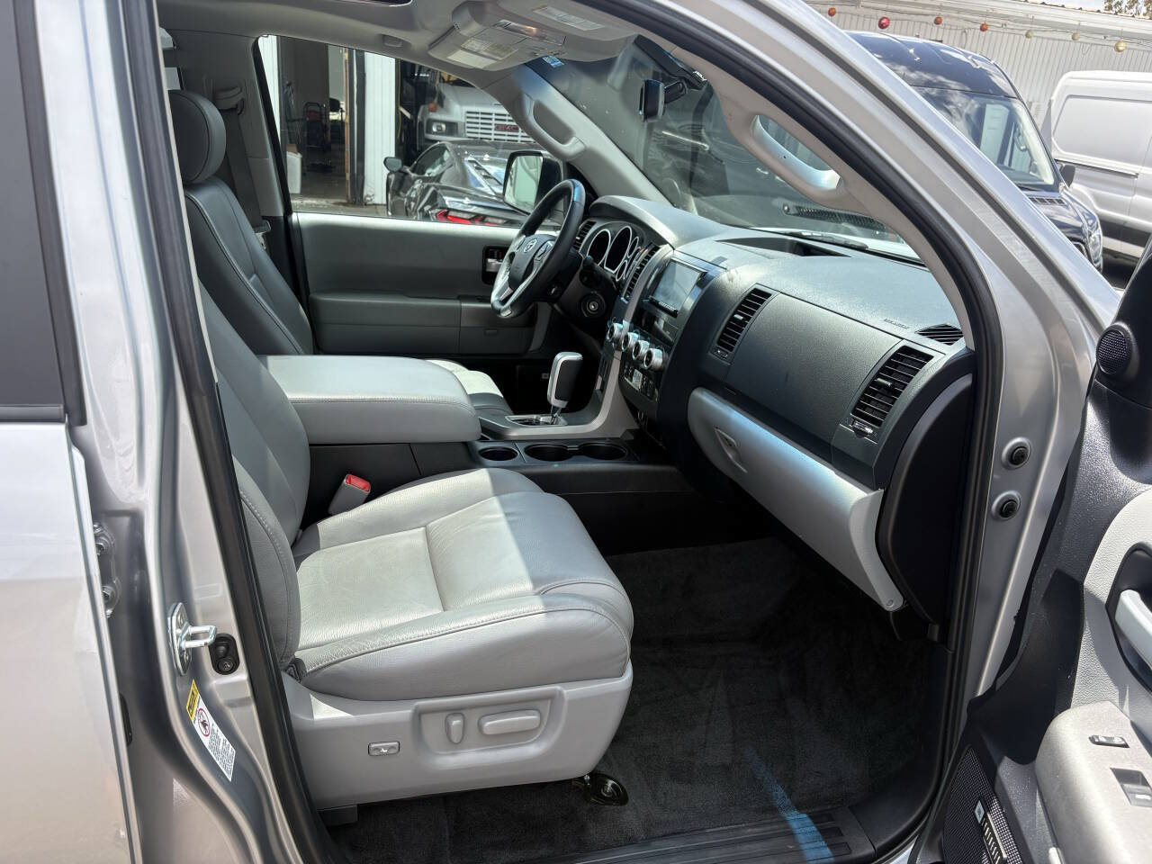 Used 2016 Toyota Sequoia Limited w/ Safety & Convenience Package AWD/4WD image 26