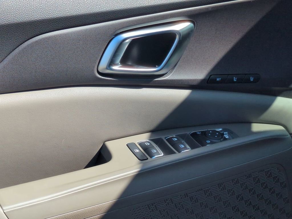 New 2026 Kia Carnival SX FWD image 24