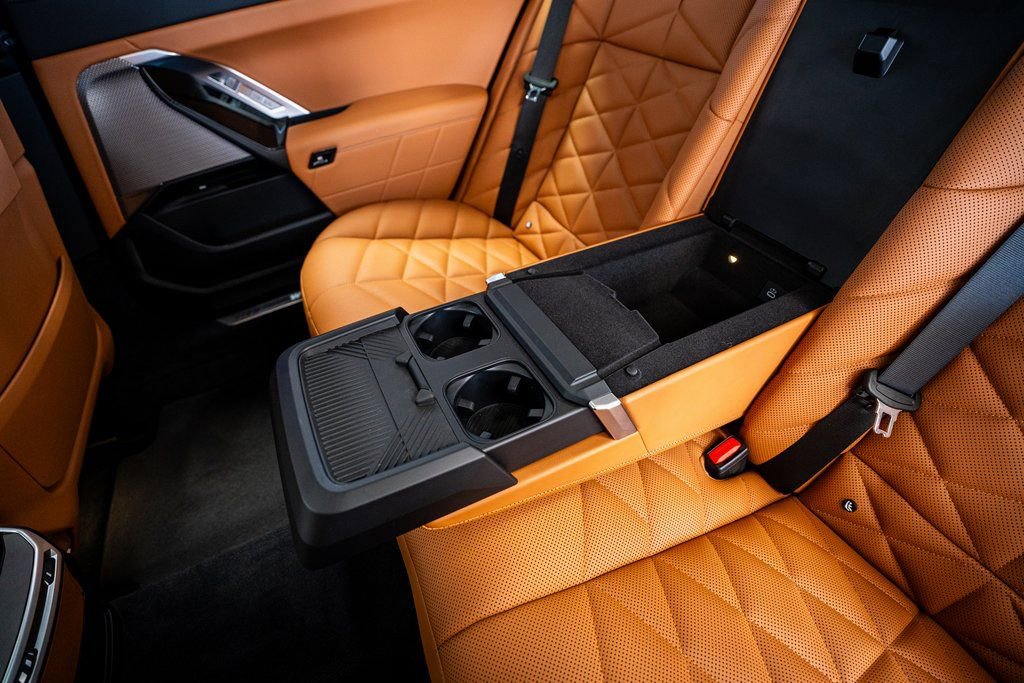 Used 2023 BMW 740i 740i w/ Parking Assistance Package image 56