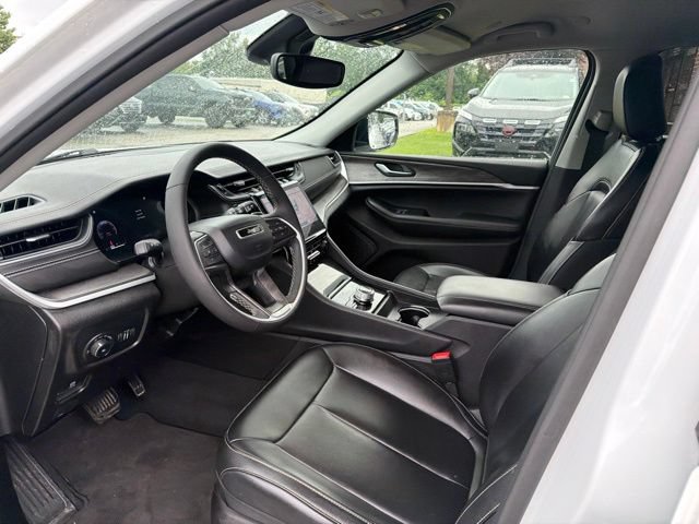 Used 2024 Jeep Grand Cherokee L Limited AWD/4WD image 20
