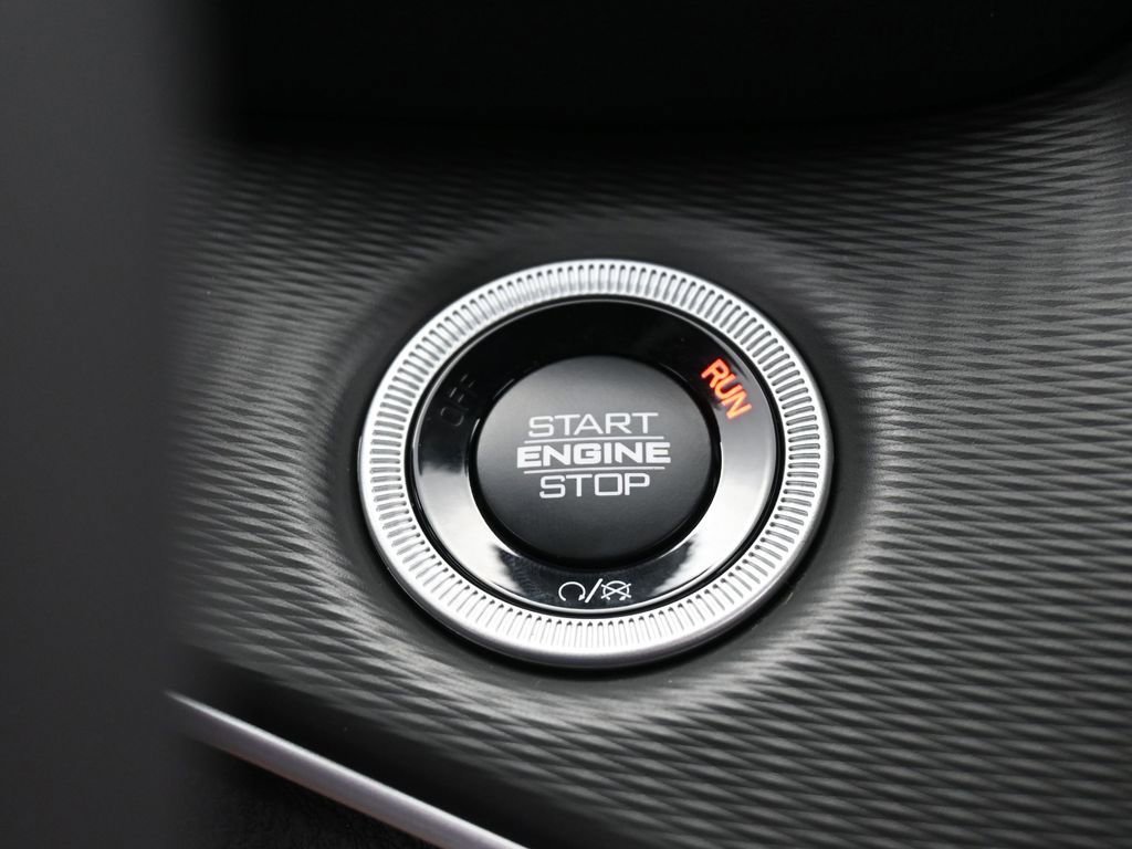 New 2025 Jeep Grand Cherokee Altitude image 22