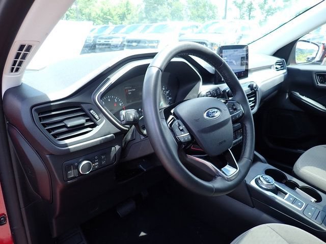 Used 2022 Ford Escape SE w/ SE Sport Appearance Package AWD/4WD image 15