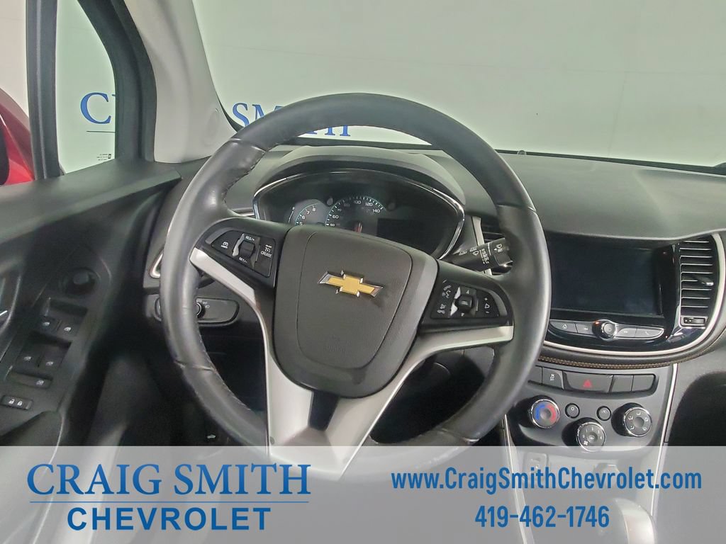 Used 2019 Chevrolet Trax LT w/ LT Convenience Package AWD/4WD image 18