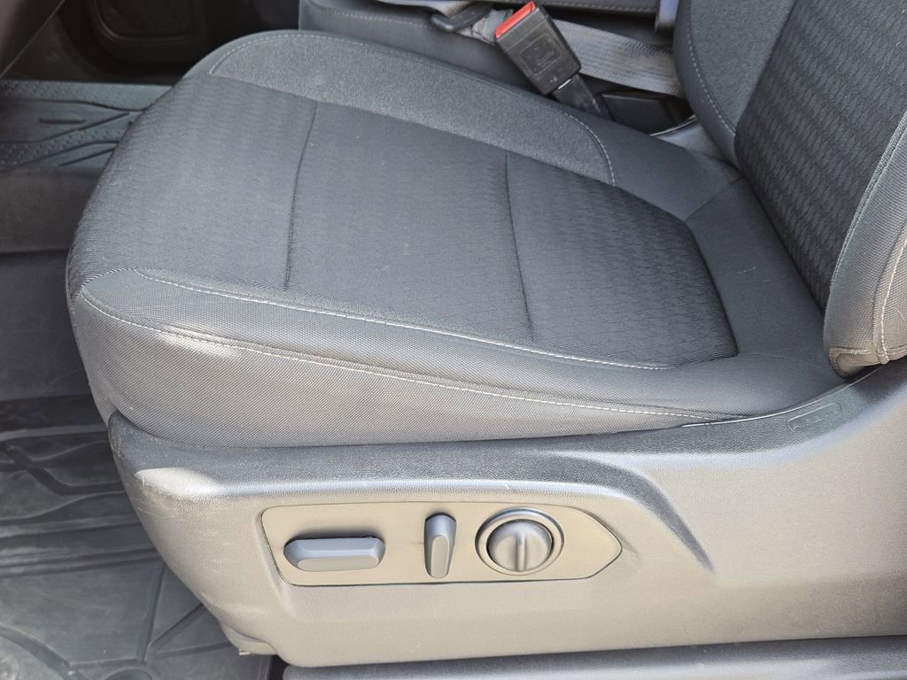 Used 2022 Chevrolet Silverado 2500 Custom w/ Custom Convenience Package image 29