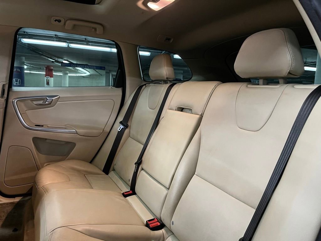 Used 2016 Volvo XC60 T5 Premier image 19