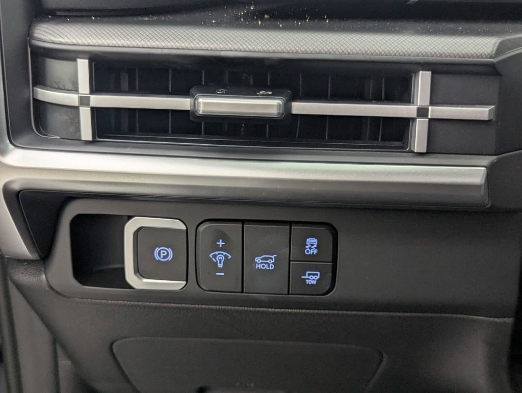 Used 2025 Hyundai Santa Fe XRT AWD/4WD image 13