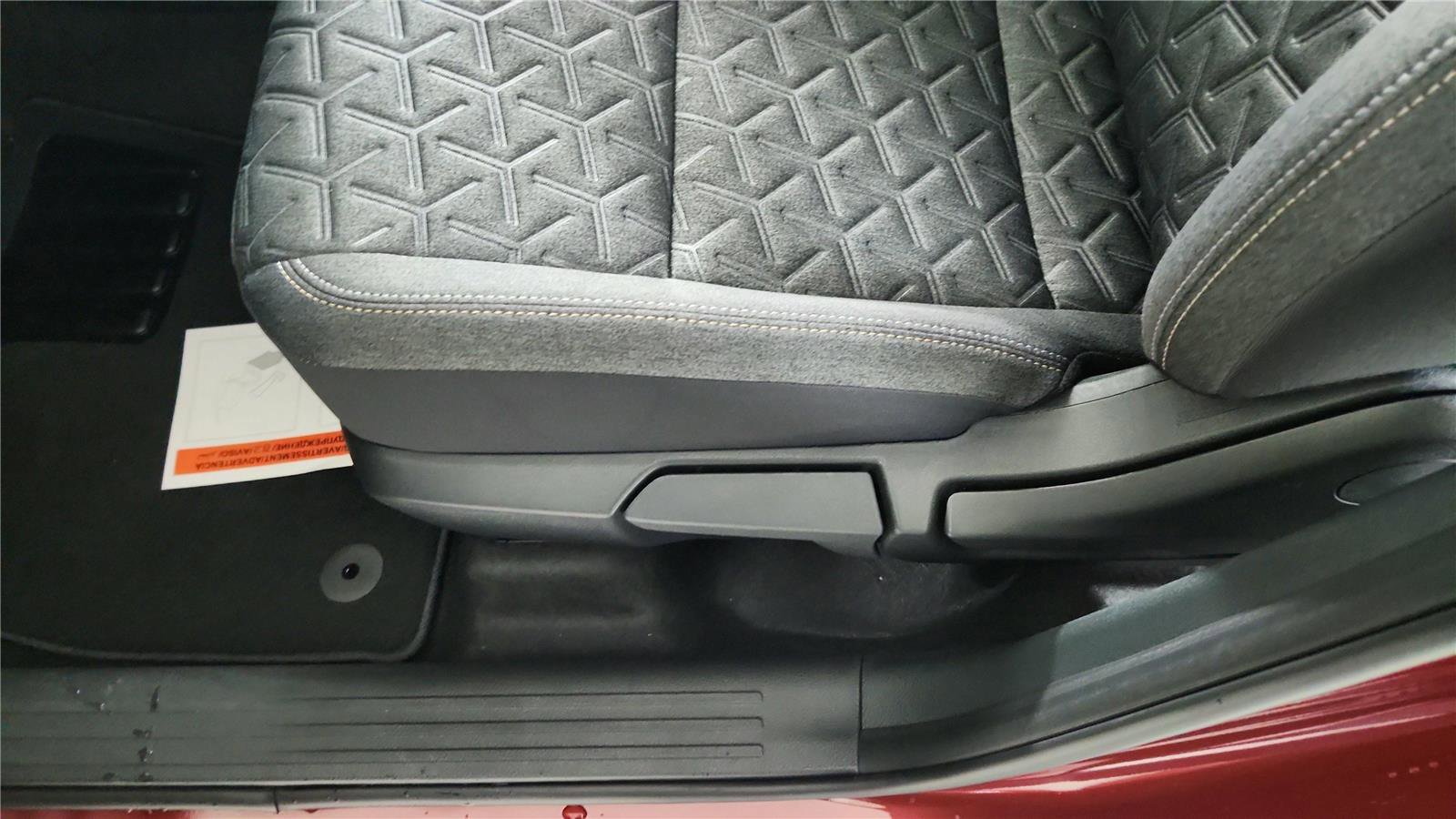 New 2026 Nissan Kicks SV w/ Charging Package image 17