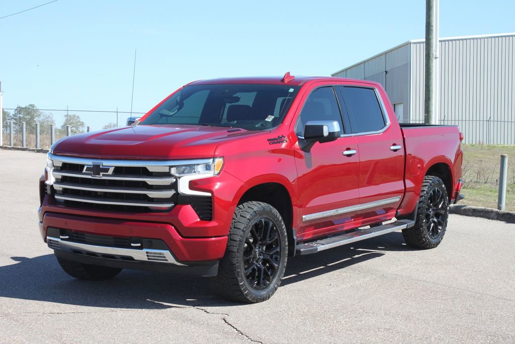Used 2023 Chevrolet Silverado 1500 High Country w/ Technology Package image 2
