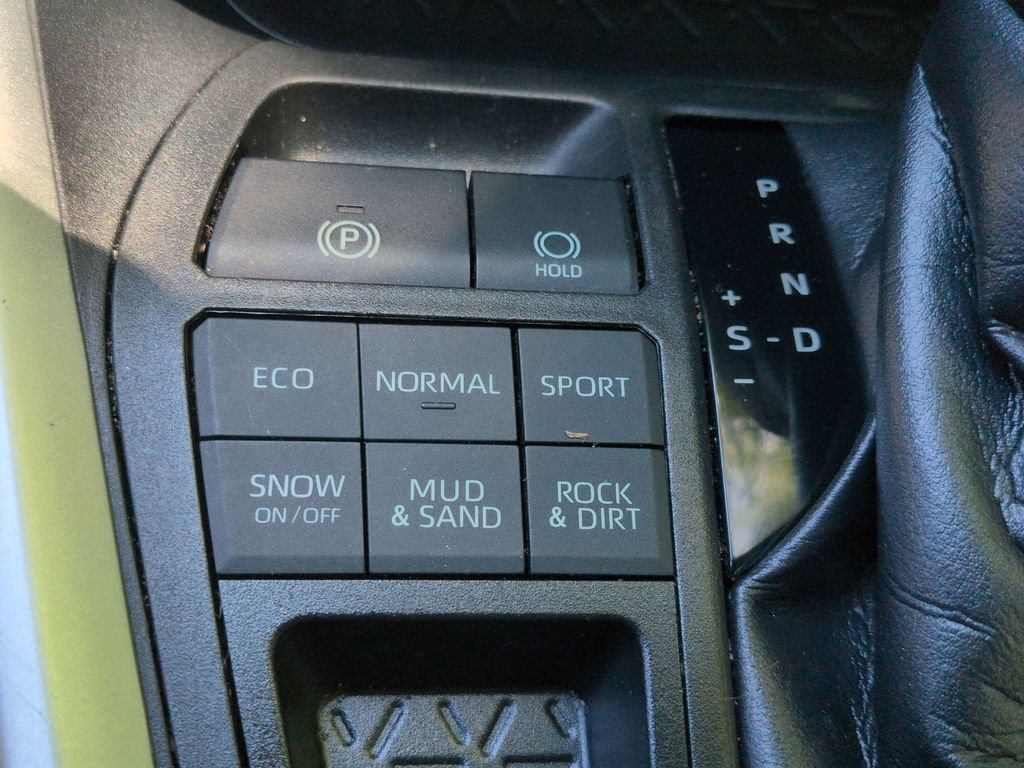 Used 2020 Toyota RAV4 XLE w/ Convenience Package AWD/4WD image 22