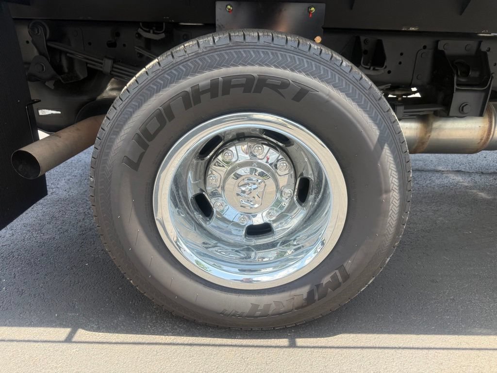 Used 2023 RAM 3500 Tradesman w/ Chrome Appearance Group AWD/4WD image 46
