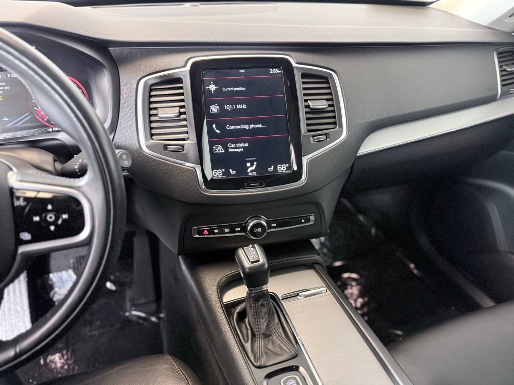 Used 2022 Volvo XC90 T5 Momentum w/ Climate Package image 16
