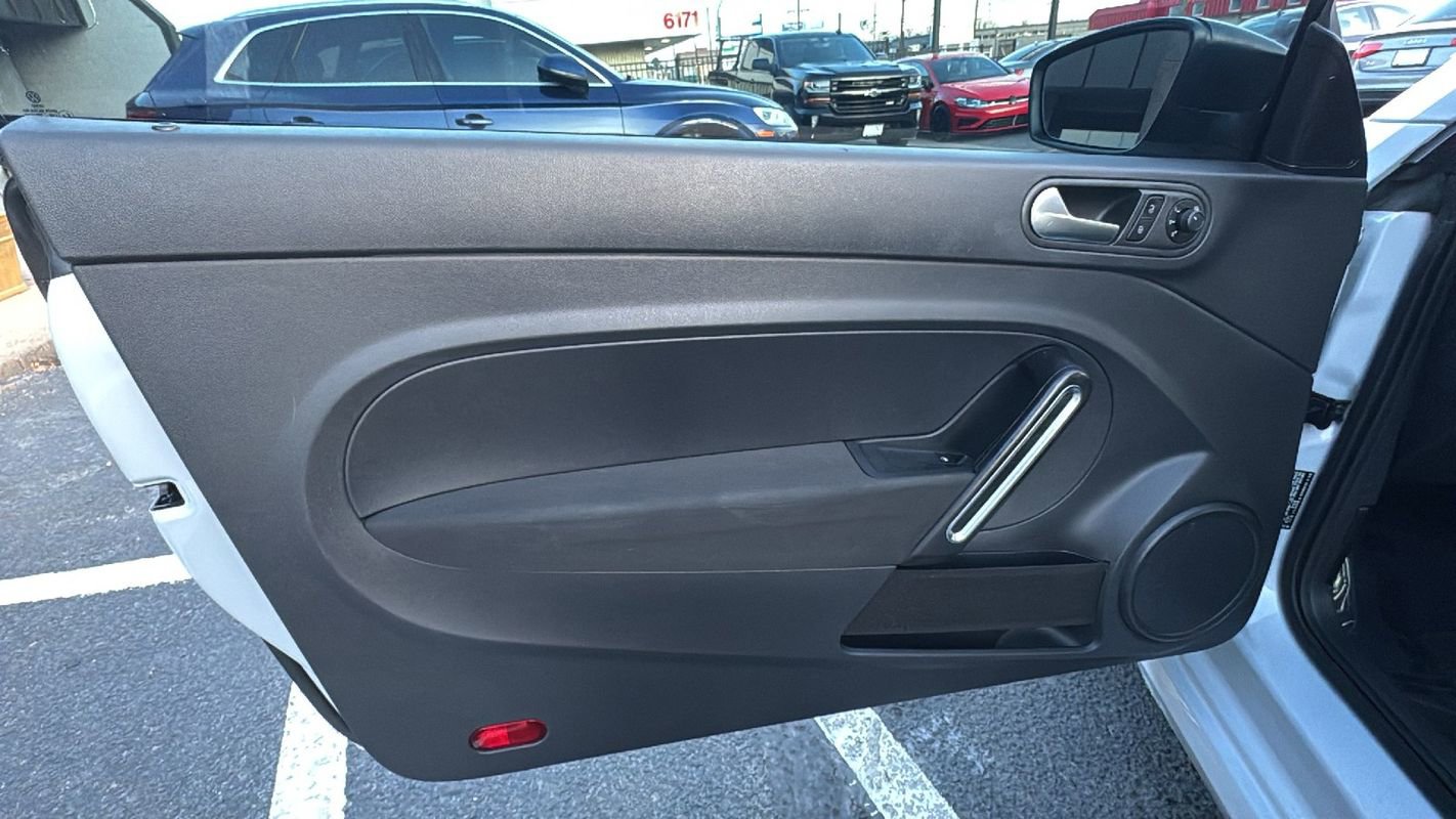 Used 2017 Volkswagen Beetle 1.8T S image 9