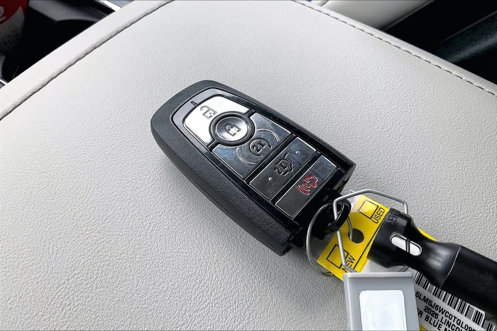 Used 2026 Lincoln Aviator 2WD image 35