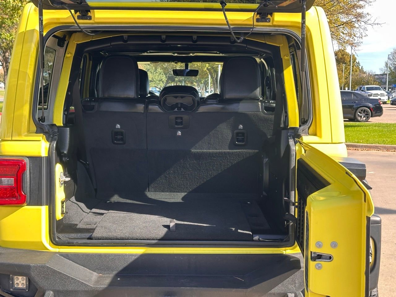 Used 2022 Jeep Wrangler Unlimited Rubicon w/ LED Lighting Group image 15